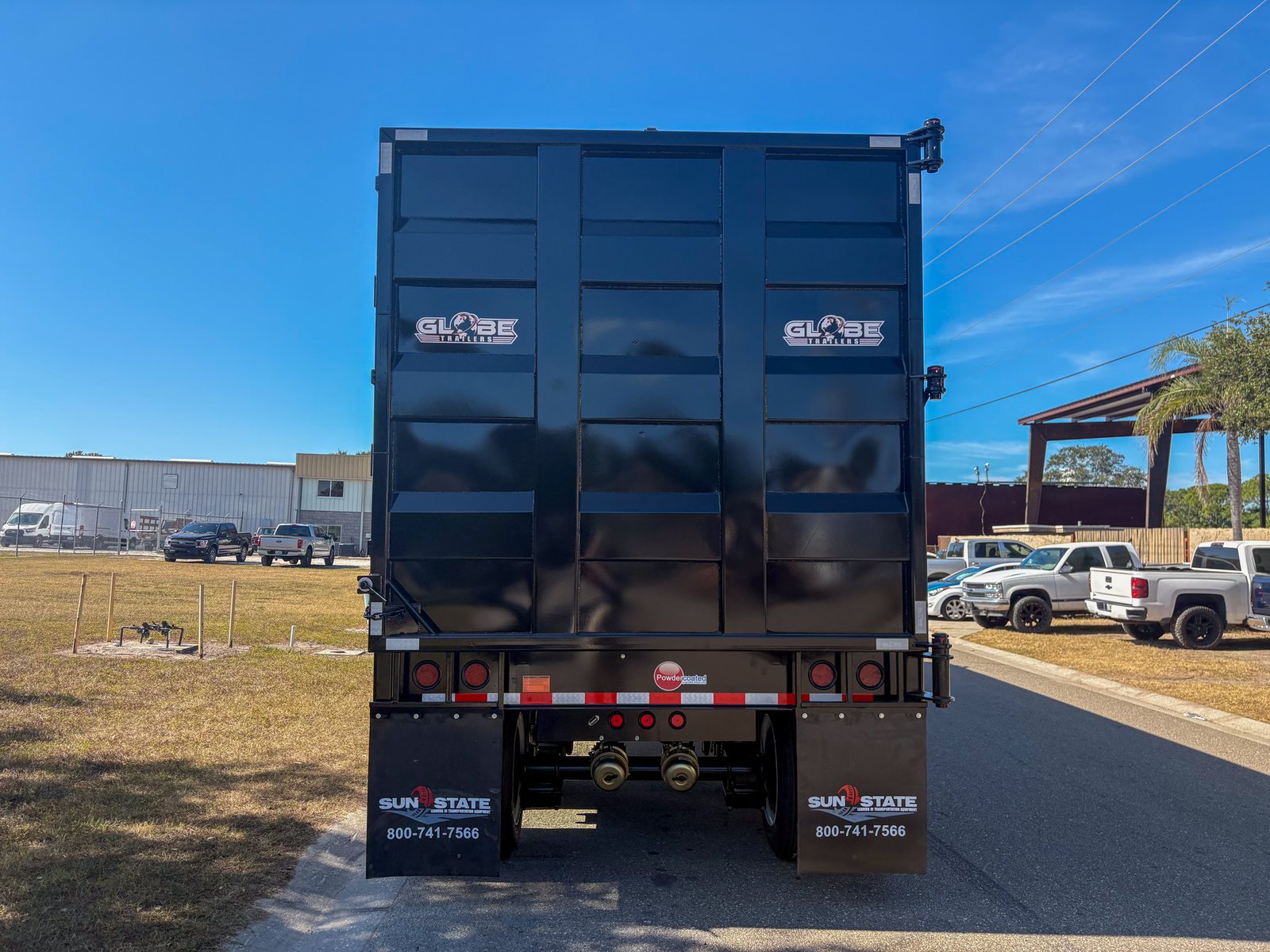 Globe 75 yard dump trailer straight rear view