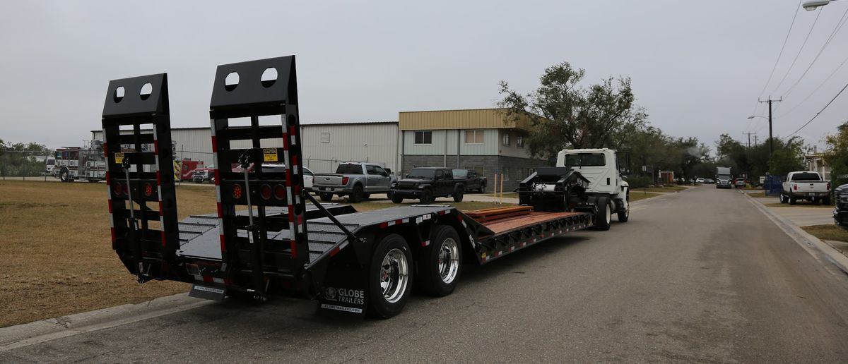 Globe Trailers Globe 35 Ton Beavertail Lowboy Card